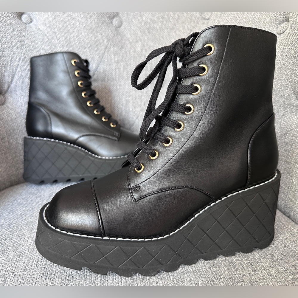 Chanel LIGHT Platform Wedge black Lambskin leather Lace Up Ankle Boots 36.5C new